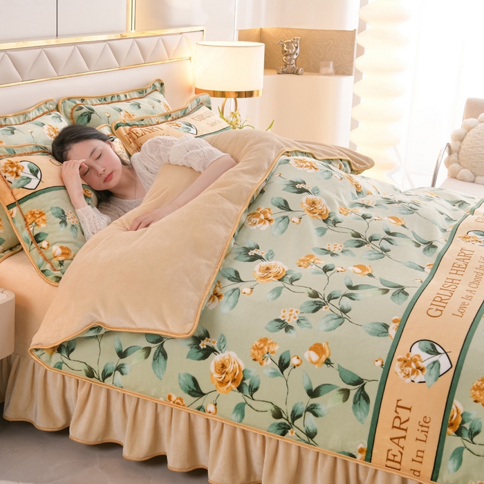 91家纺网 家纺一手货源 找家纺 芯诗曼2025新款8.5斤直播热款高克重牛奶绒法莱绒水晶金貂法莱绒四件套锦上添花