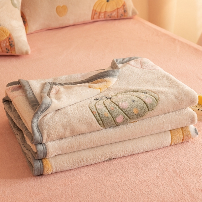 91家纺网 家纺一手货源 找家纺 慕梵家居 2024新款雪花绒多功能包边毛毯 小南瓜