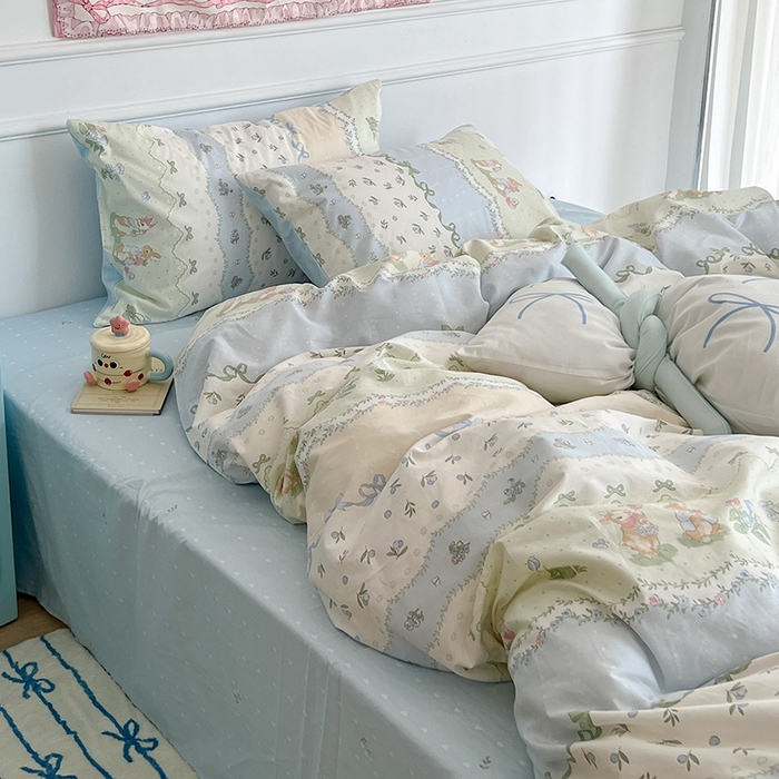 91家纺网 家纺一手货源 找家纺 昔可家纺 2024新款13372全棉亲肤四件套-卡通系列 果实草莓兔