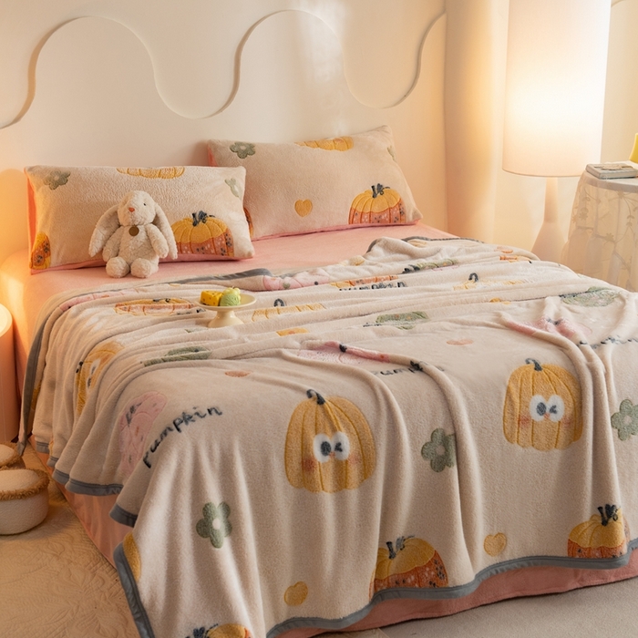 91家纺网 家纺一手货源 找家纺 慕梵家居 2024新款雪花绒多功能包边毛毯 小南瓜