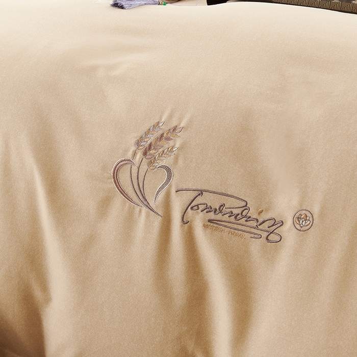 91家纺网 家纺一手货源 找家纺 U品汇 2024新品生态加厚长绒棉纯棉绣花40S全棉磨毛刺绣四件套宽边款 七里香 -香槟金