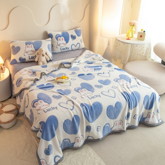 91家纺网 家纺一手货源 找家纺 慕梵家居 2024新款雪花绒多功能包边毛毯 爱心兔