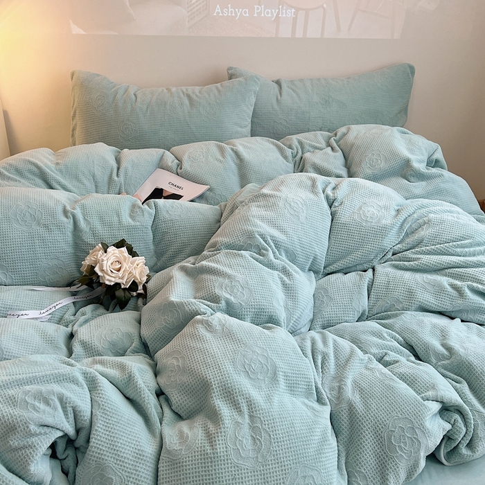 91家纺网 家纺一手货源 找家纺 六巷胡同 2024新款INS博主风山茶花牛奶绒四件套 山茶花-晴水绿