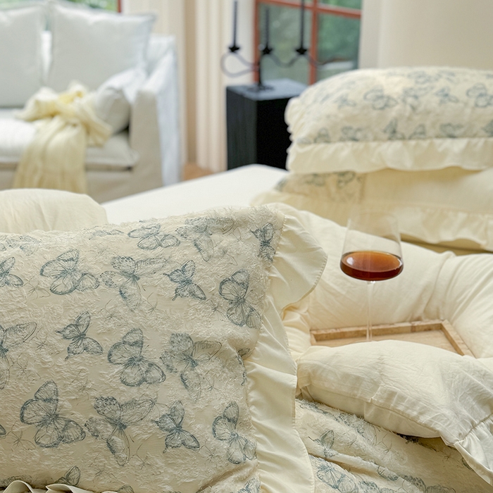 91家纺网 家纺一手货源 找家纺 轻奢坊 2024新款水洗棉剪花四件套-风格二 古韵蝶纱