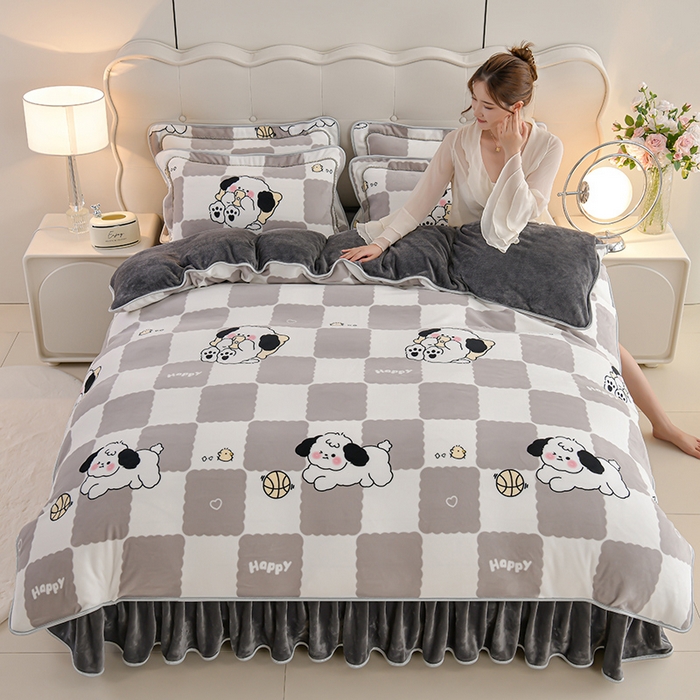 91家纺网 家纺一手货源 找家纺 羽梦2025新款8.5斤牛奶法莱绒金貂法兰绒四件套直播爆款 嗨皮狗