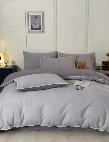 91家纺网 家纺一手货源 找家纺 吉象家纺 2024新款A类全棉色织水洗棉贝壳边三角针四件套    秘境浅灰