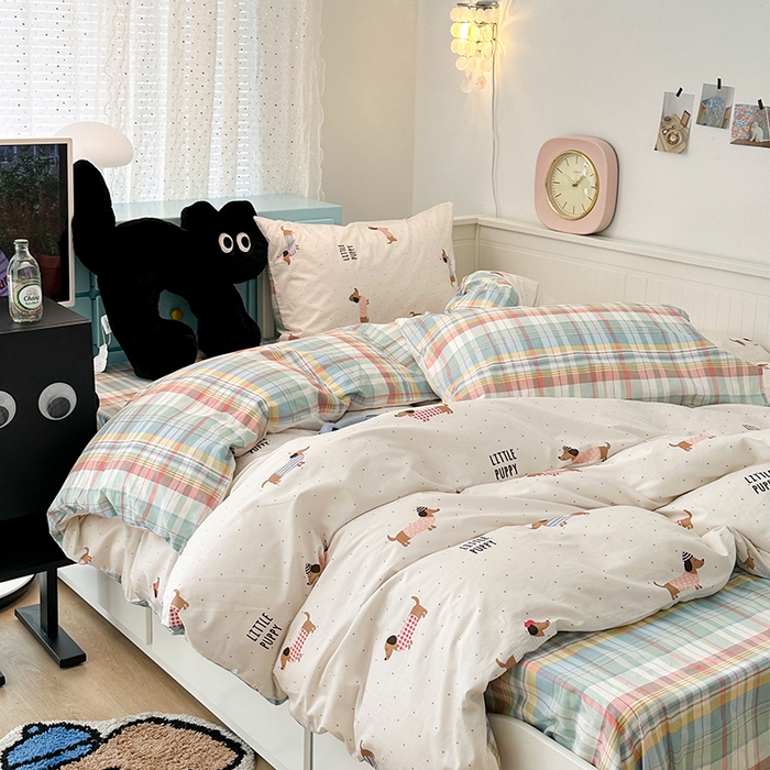 91家纺网 家纺一手货源 找家纺 昔可家纺 2024新款13372全棉亲肤四件套-卡通系列 腊肠小狗狗