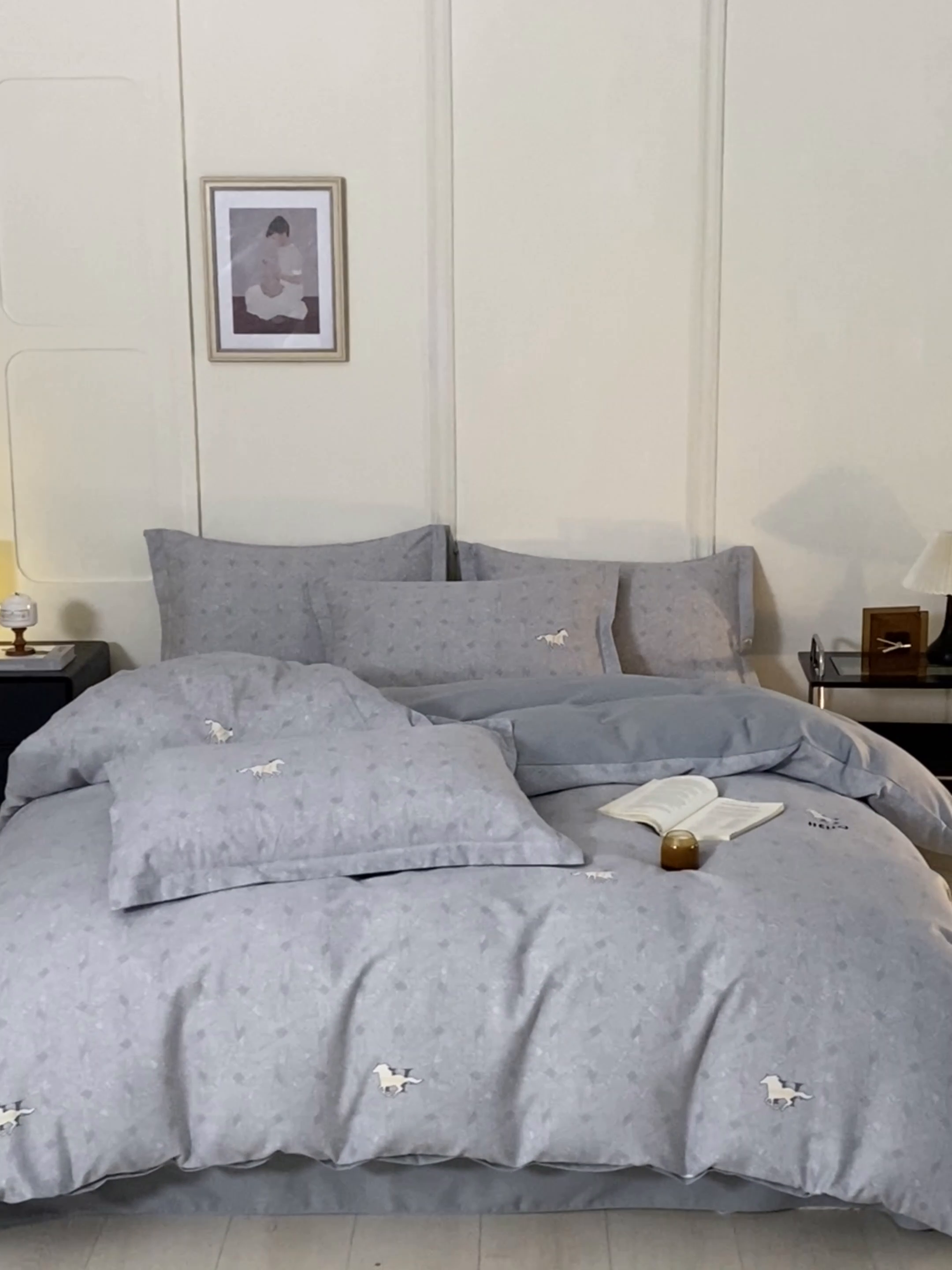 91家纺网 家纺一手货源 找家纺 启程家纺 2024全棉生态磨毛印花四件套 梅西-灰