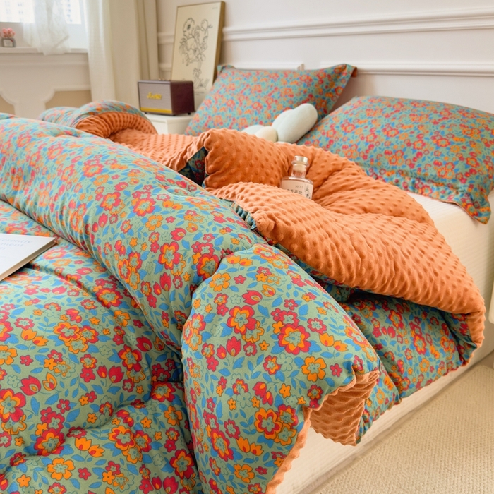 91家纺网 家纺一手货源 找家纺 （总）宝士康家纺 2024新款双层纱豆豆绒冬被 被子被芯