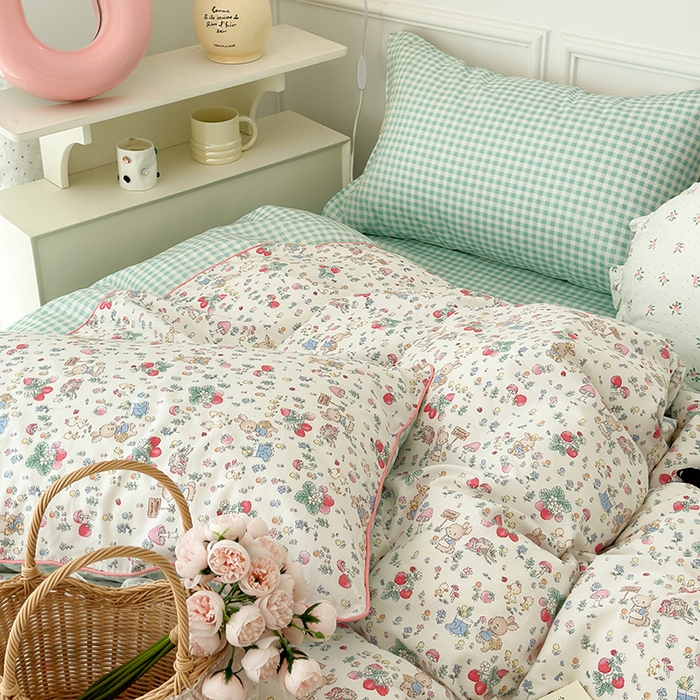 91家纺网 家纺一手货源 找家纺 昔可家纺 2024新款全棉拼接嵌绳款四件套 蘑菇兔兔庄园