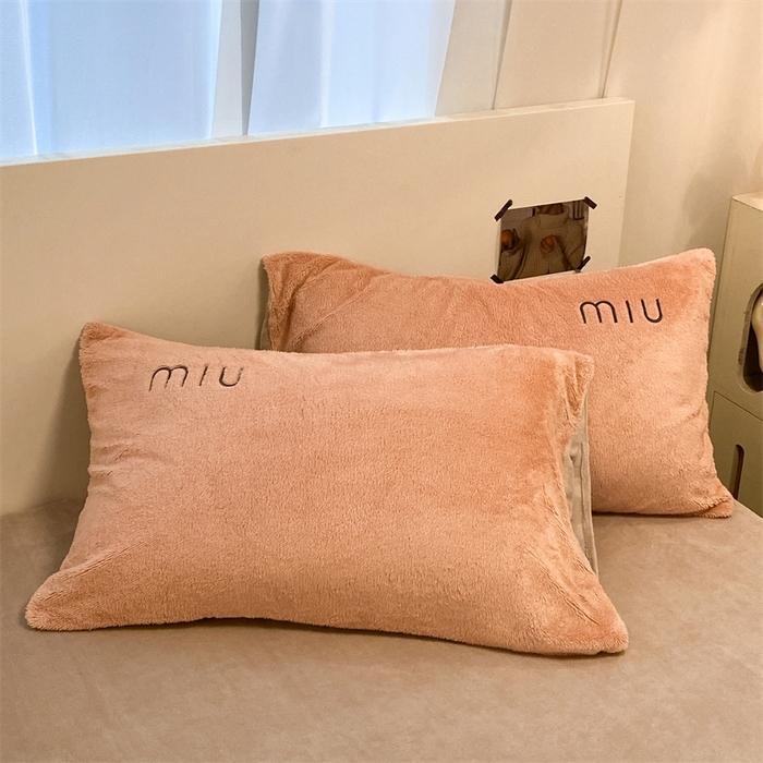 91家纺网 家纺一手货源 找家纺 启程家纺 2024新款A类加厚北极绒拼牛奶绒字母刺绣四件套 北极绒-豆沙+米灰