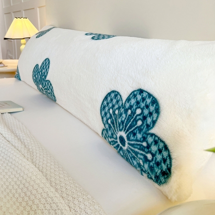 91家纺网 家纺一手货源 找家纺 圣比熊 2025新款兔毛绒印花双人枕套牛奶绒加长枕芯套雪花绒枕头套 花无归期