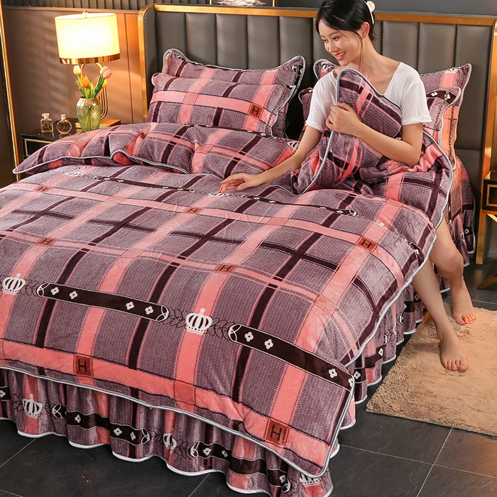 91家纺网 家纺一手货源 找家纺 爱洛 2024新款日产过万爆款印花牛奶绒四件套 雅韵