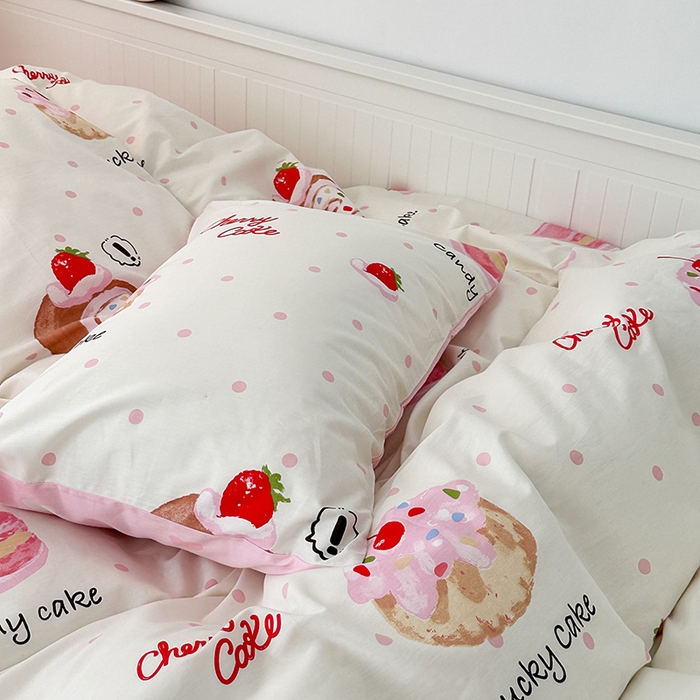 91家纺网 家纺一手货源 找家纺 昔可家纺 2024新款13372全棉亲肤四件套-卡通系列 草莓瑞士卷