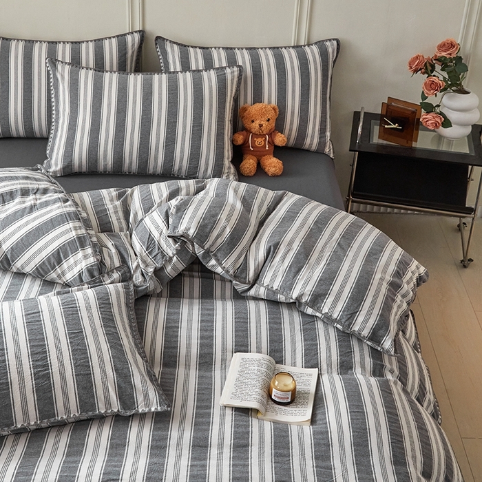 91家纺网 家纺一手货源 找家纺 吉象家纺 2024新款A类全棉色织水洗棉贝壳边三角针四件套    青春浅灰