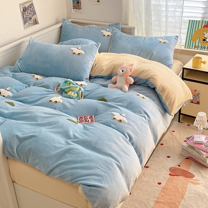 2024新款牛奶绒毛巾绣花四件套宝宝绒婴儿绒秋冬加厚法莱绒法兰绒珊瑚绒水晶绒三件套 自由大鹅