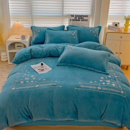 星尚家纺 2024新款全消光A类牛奶绒四件套-曼妙花园 孔雀蓝