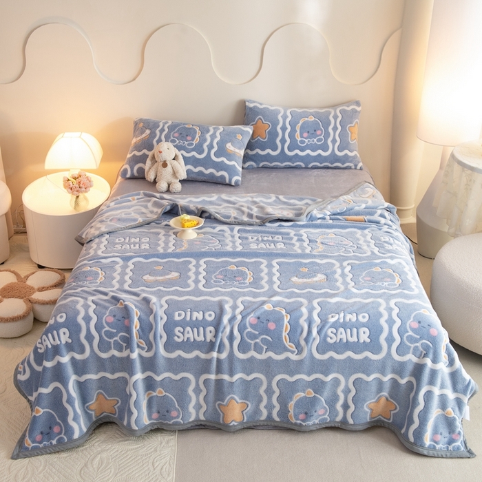 91家纺网 家纺一手货源 找家纺 慕梵家居 2024新款雪花绒多功能包边毛毯 恐龙蓝