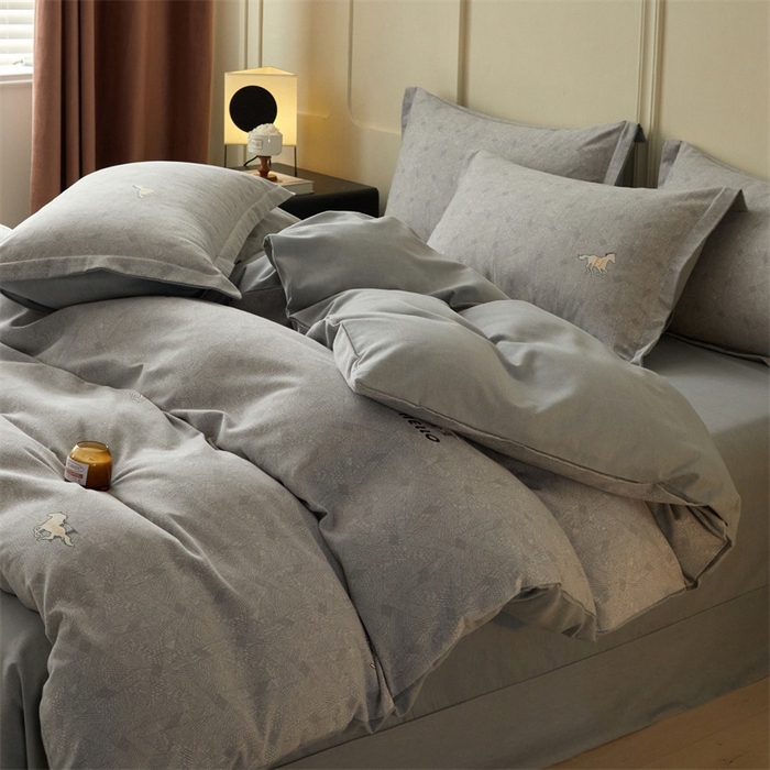 91家纺网 家纺一手货源 找家纺 启程家纺 2024全棉生态磨毛印花四件套 梅西-灰