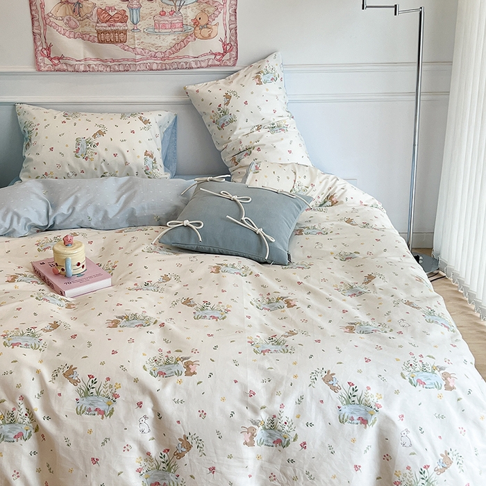 91家纺网 家纺一手货源 找家纺 昔可家纺 2024新款13372全棉亲肤四件套-小清新系列 兔兔的游园会