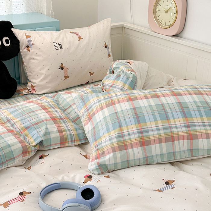 91家纺网 家纺一手货源 找家纺 昔可家纺 2024新款13372全棉亲肤四件套-卡通系列 腊肠小狗狗