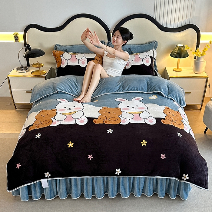 91家纺网 家纺一手货源 找家纺 爱洛 2024新款日产过万爆款印花牛奶绒四件套 萌宠乐园