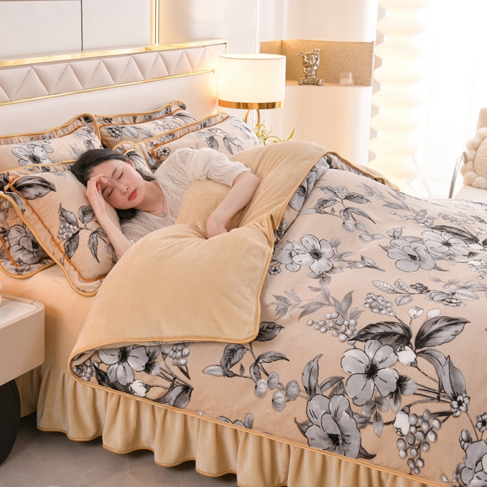 91家纺网 家纺一手货源 找家纺 芯诗曼2025新款8.5斤直播热款高克重牛奶绒法莱绒水晶金貂法莱绒四件套春华秋实