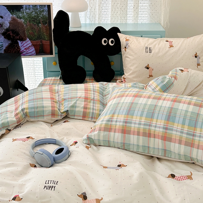 91家纺网 家纺一手货源 找家纺 昔可家纺 2024新款13372全棉亲肤四件套-卡通系列 腊肠小狗狗