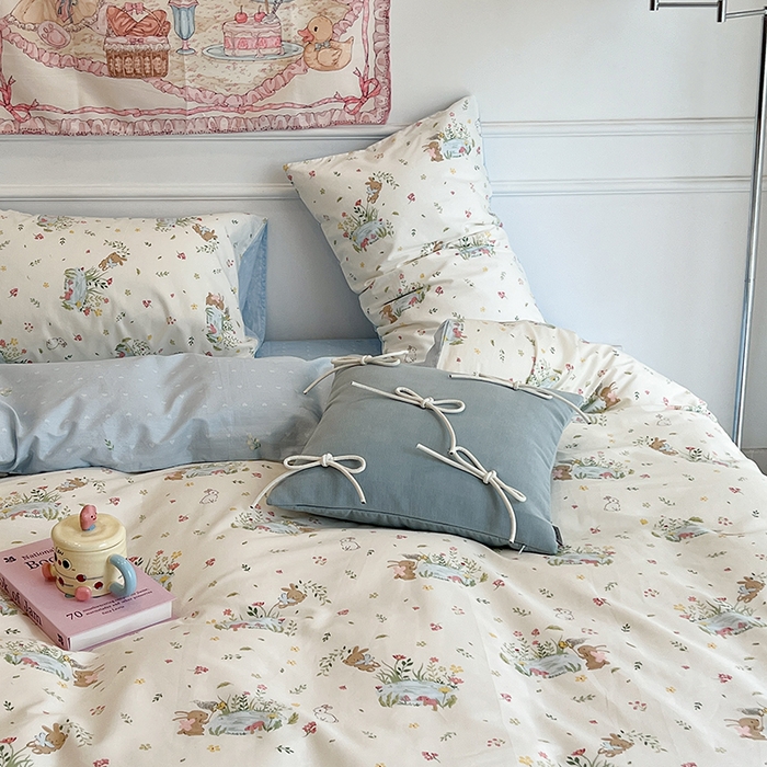 91家纺网 家纺一手货源 找家纺 昔可家纺 2024新款13372全棉亲肤四件套-小清新系列 兔兔的游园会