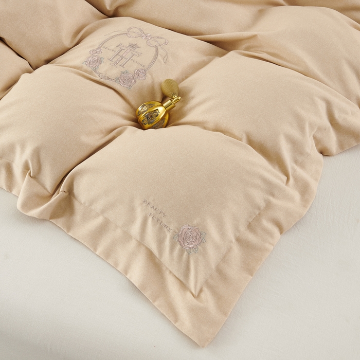 91家纺网 家纺一手货源 找家纺 U品汇 2024新品生态加厚长绒棉纯棉绣花40S全棉磨毛刺绣四件套宽边款 梵诗迪 -香槟金