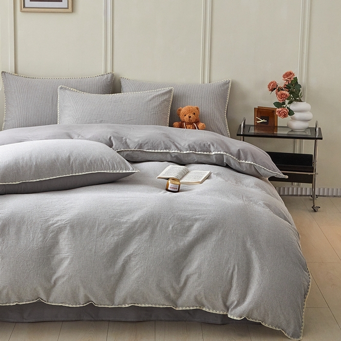 91家纺网 家纺一手货源 找家纺 吉象家纺 2024新款A类全棉色织水洗棉贝壳边三角针四件套    秘境浅灰