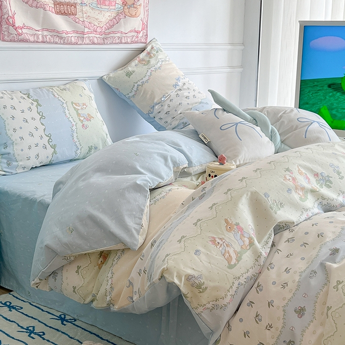 91家纺网 家纺一手货源 找家纺 昔可家纺 2024新款13372全棉亲肤四件套-卡通系列 果实草莓兔