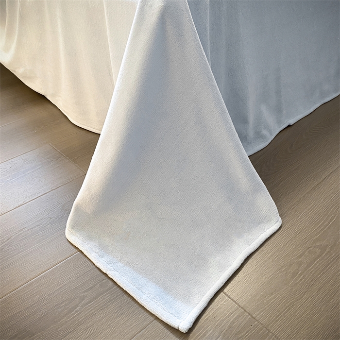 91家纺网 家纺一手货源 找家纺 启程家纺 2024新款A类加厚北极绒拼牛奶绒字母刺绣四件套 北极绒-中灰+天蓝