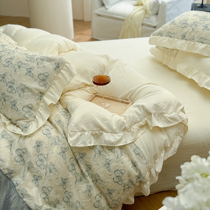 91家纺网 家纺一手货源 找家纺 轻奢坊 2024新款水洗棉剪花四件套-风格二 古韵蝶纱