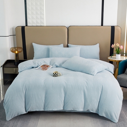 青螺家纺 2024新款纯色雕花牛奶绒四件套婴儿级烂花立体牛奶绒四件套 贝拉-蓝