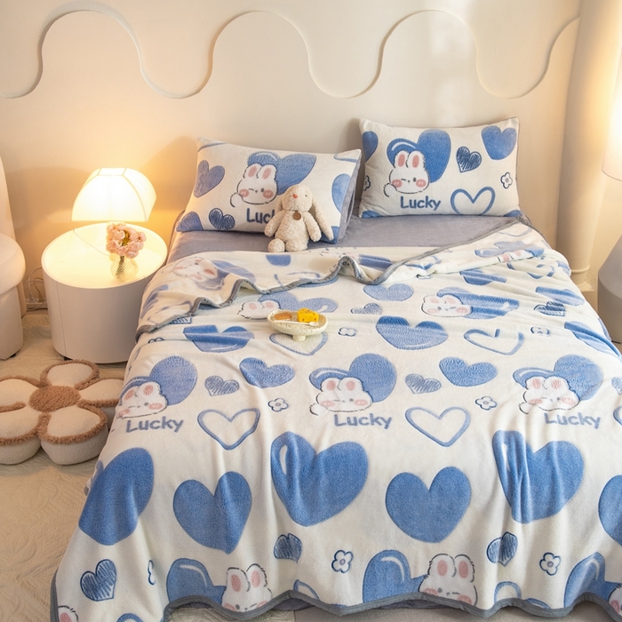 91家纺网 家纺一手货源 找家纺 慕梵家居 2024新款雪花绒多功能包边毛毯 爱心兔