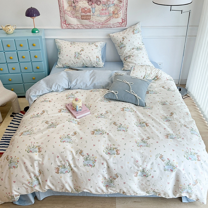 91家纺网 家纺一手货源 找家纺 昔可家纺 2024新款13372全棉亲肤四件套-小清新系列 兔兔的游园会