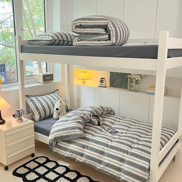 91家纺网 家纺一手货源 找家纺 吉象家纺 2025新款全棉水洗棉三角针学生三件套四件套 青春-浅灰