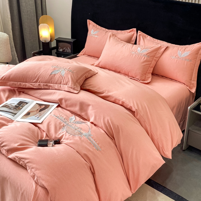 91家纺网 家纺一手货源 找家纺 昊翔家纺 2025新款全棉磨毛绣花四件套叶之秋-粉玉