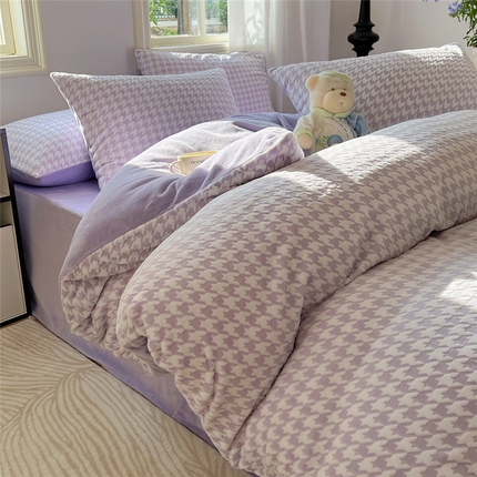 桃子家居 2024新款A类高克重230克3D立体雕花烂花提花千鸟格少女花边款简单款牛奶绒四件套 绒烂花-紫千鸟格