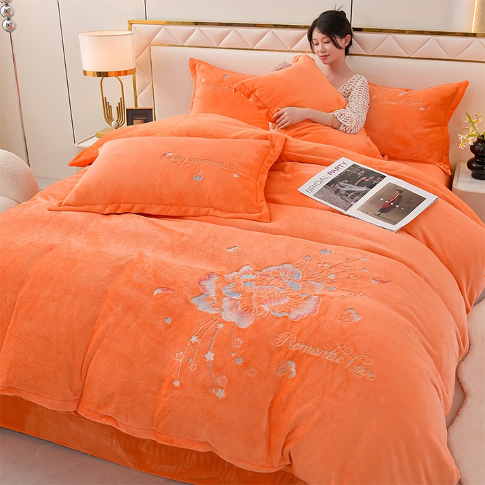 91家纺网 家纺一手货源 找家纺 绒小宣 2025新款高克重牛奶绒刺绣四件套 花开富贵-苏打橙