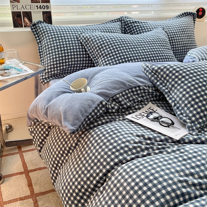 91家纺网 家纺一手货源 找家纺 启程家纺 2024新款无印风A类牛奶绒四件套 小格子-蓝灰