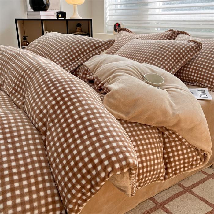 91家纺网 家纺一手货源 找家纺 启程家纺 2024新款无印风A类牛奶绒四件套 小格子-奶咖