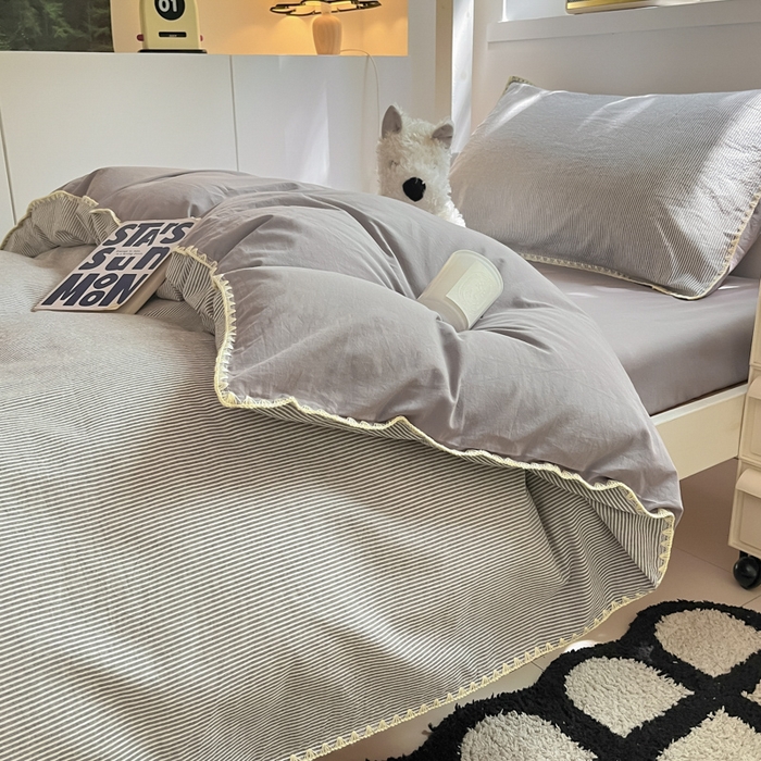 91家纺网 家纺一手货源 找家纺 吉象家纺 2025新款全棉水洗棉三角针学生三件套四件套 秘境-浅灰