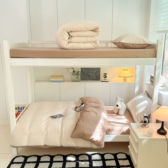 91家纺网 家纺一手货源 找家纺 吉象家纺 2025新款全棉水洗棉三角针学生三件套四件套 秘境-奶咖