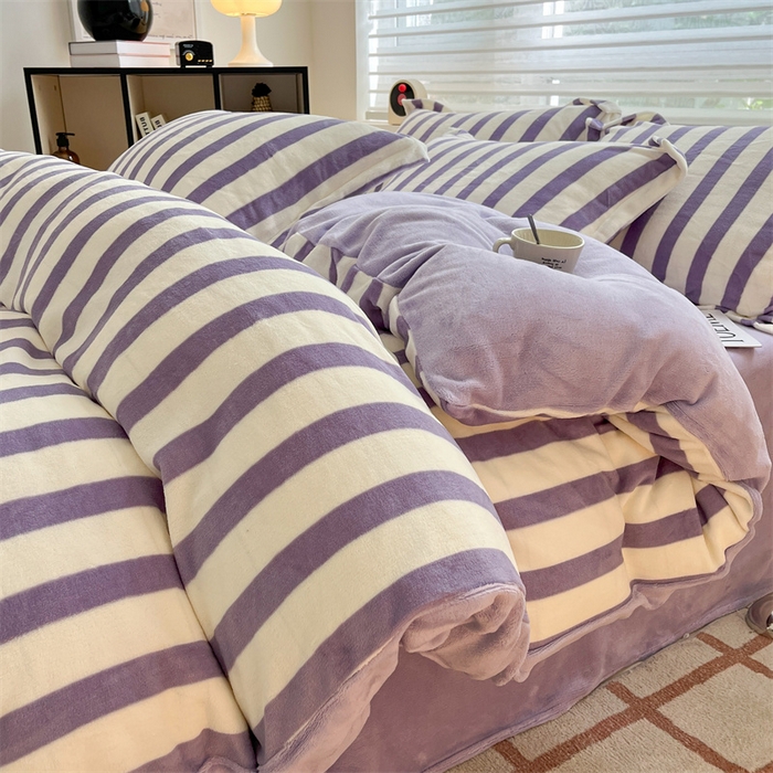 91家纺网 家纺一手货源 找家纺 启程家纺 2024新款无印风A类牛奶绒四件套 条纹-紫