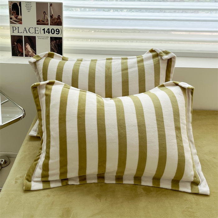 91家纺网 家纺一手货源 找家纺 启程家纺 2024新款无印风A类牛奶绒四件套 条纹-芥末绿