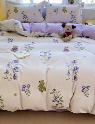 91家纺网 家纺一手货源 找家纺 2024新款全棉印花磨毛系列四件套 萌熊花园