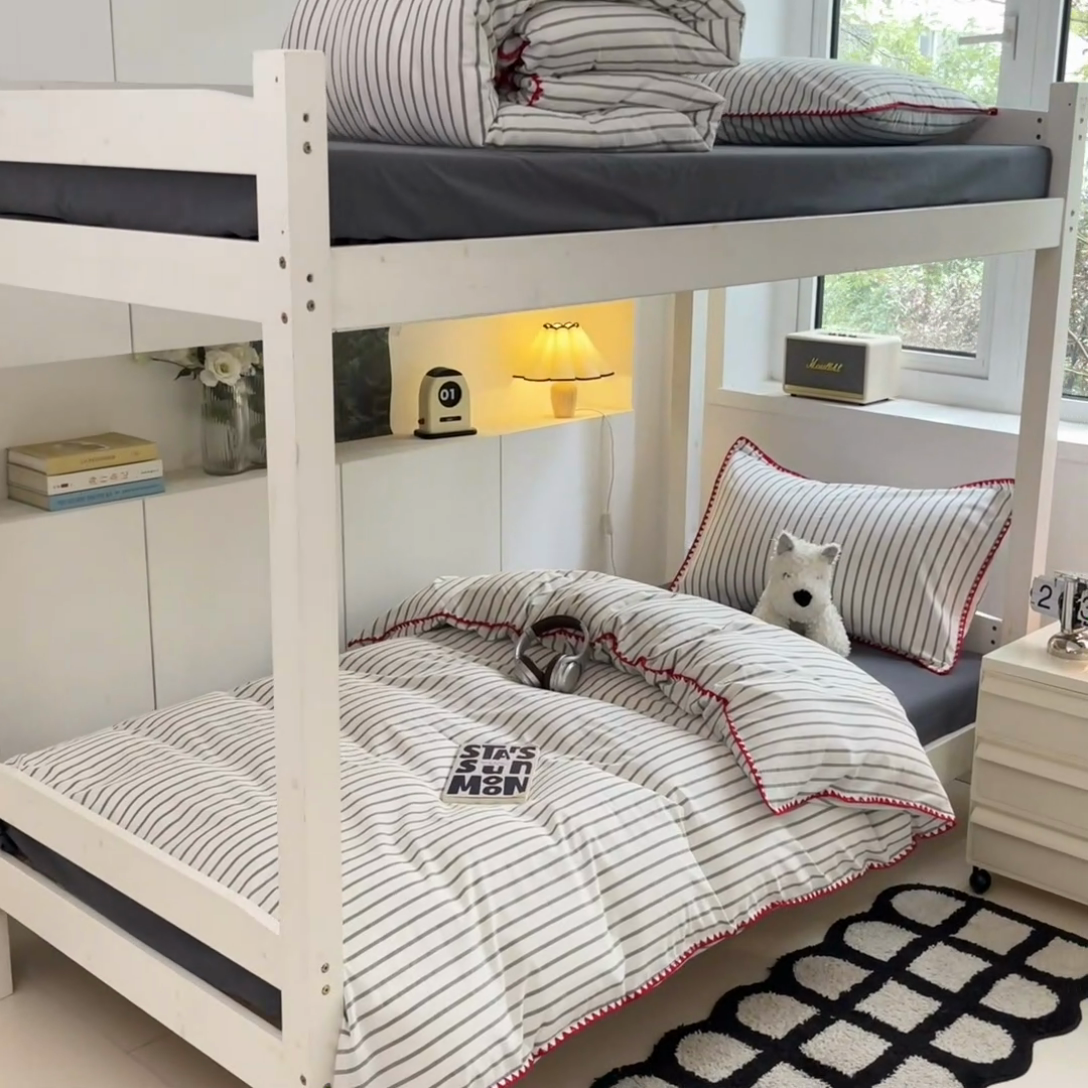 91家纺网 家纺一手货源 找家纺 吉象家纺 2025新款全棉水洗棉三角针学生三件套四件套 时光-浅灰