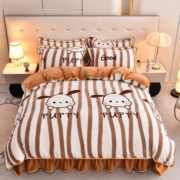 91家纺网 家纺一手货源 找家纺 德比尔斯 2025新款牛奶绒床裙四件套8-9斤法莱绒直播爆款日产2万套凯利